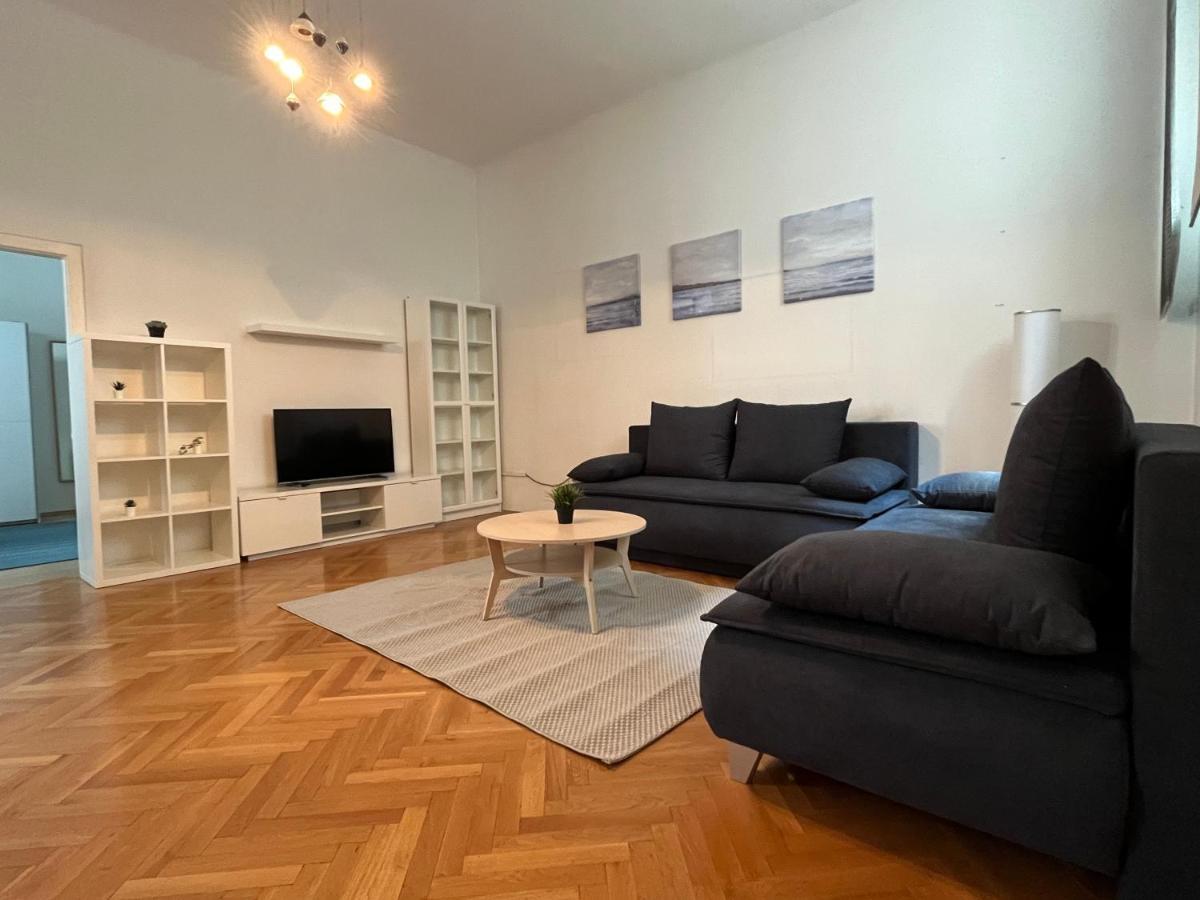 Stylish Apt Near Urania 1Br Apartment Viena Exterior foto