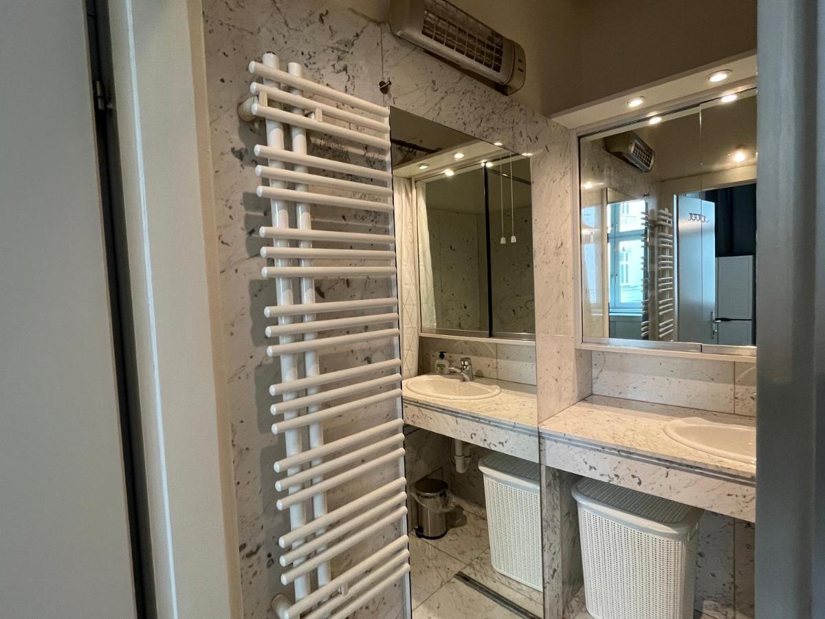 Stylish Apt Near Urania 1Br Apartment Viena Exterior foto