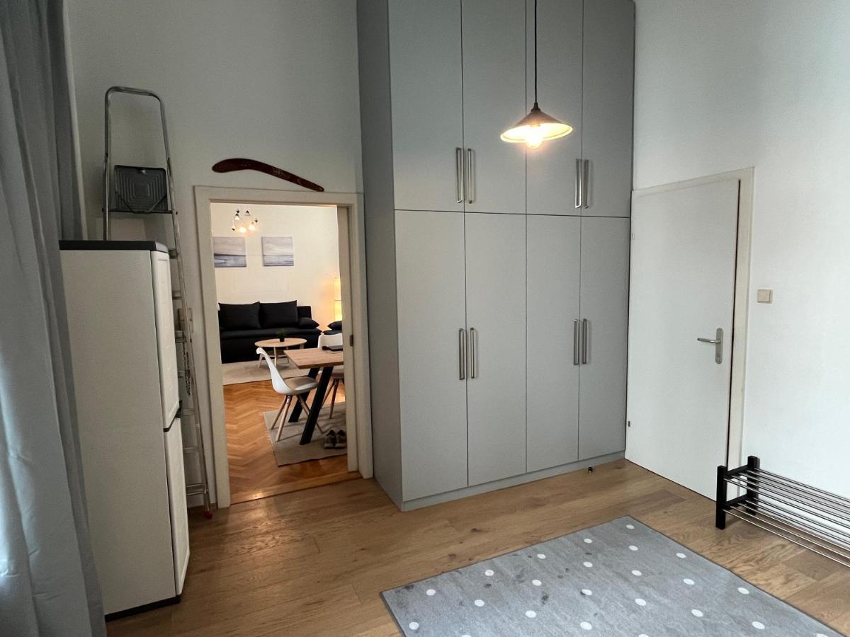 Stylish Apt Near Urania 1Br Apartment Viena Exterior foto