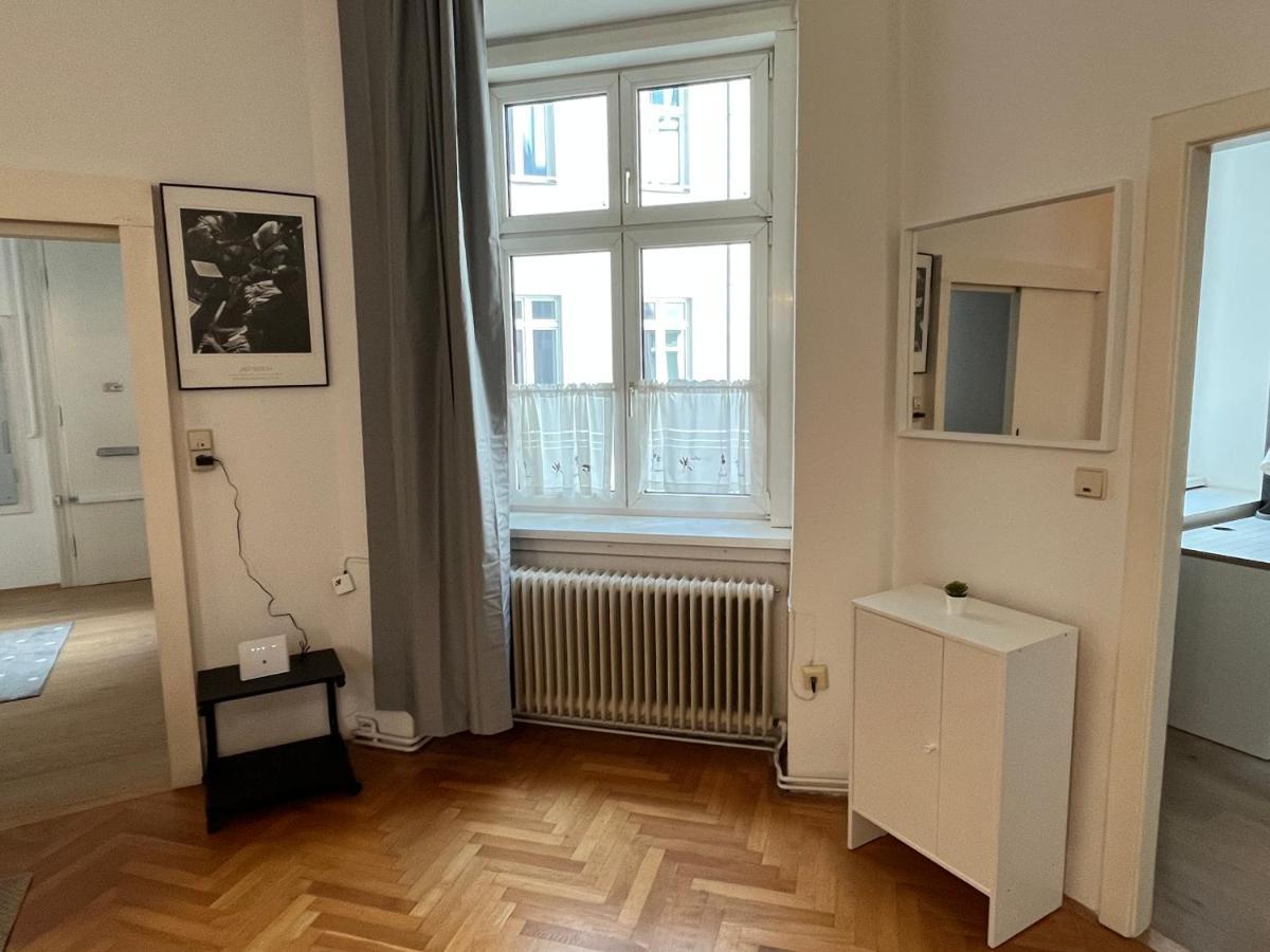 Stylish Apt Near Urania 1Br Apartment Viena Exterior foto