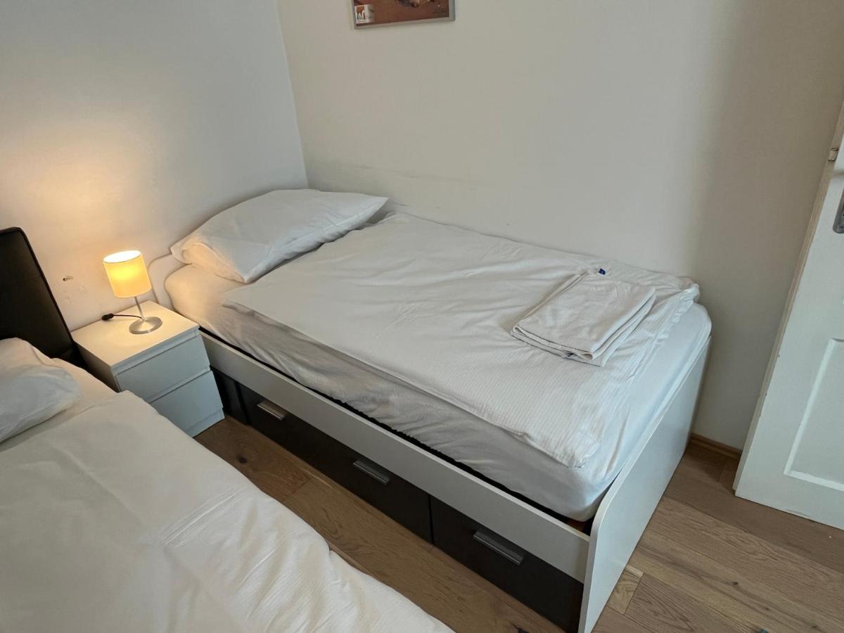 Stylish Apt Near Urania 1Br Apartment Viena Exterior foto