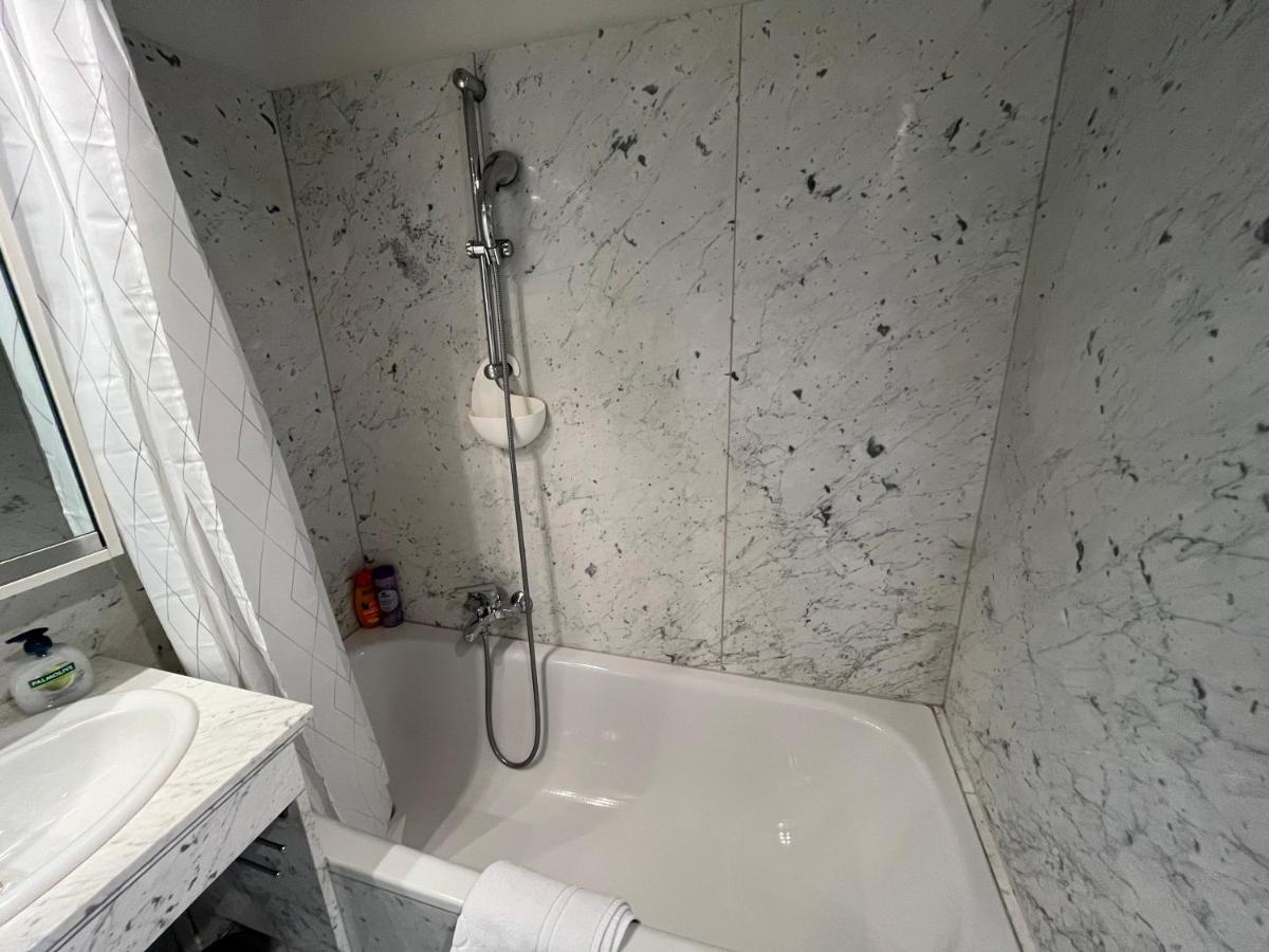 Stylish Apt Near Urania 1Br Apartment Viena Exterior foto