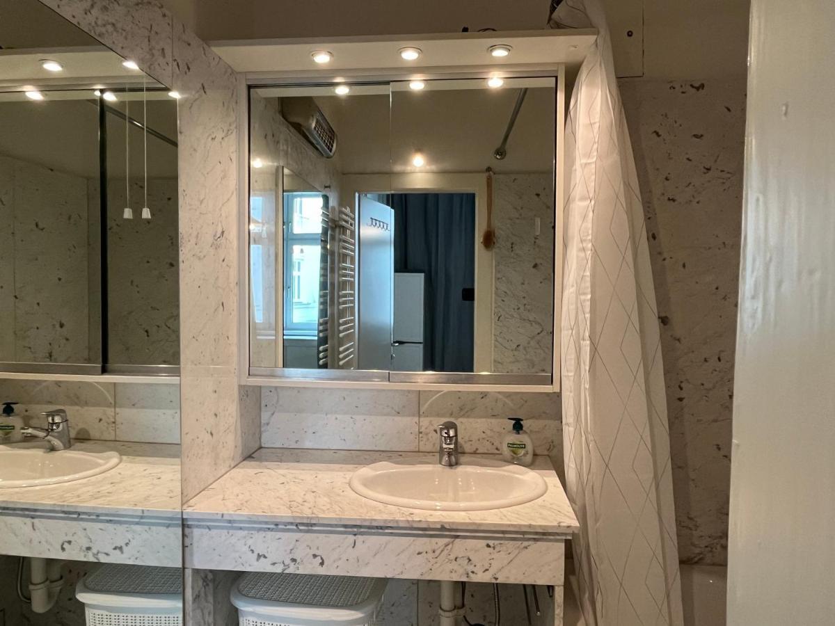 Stylish Apt Near Urania 1Br Apartment Viena Exterior foto