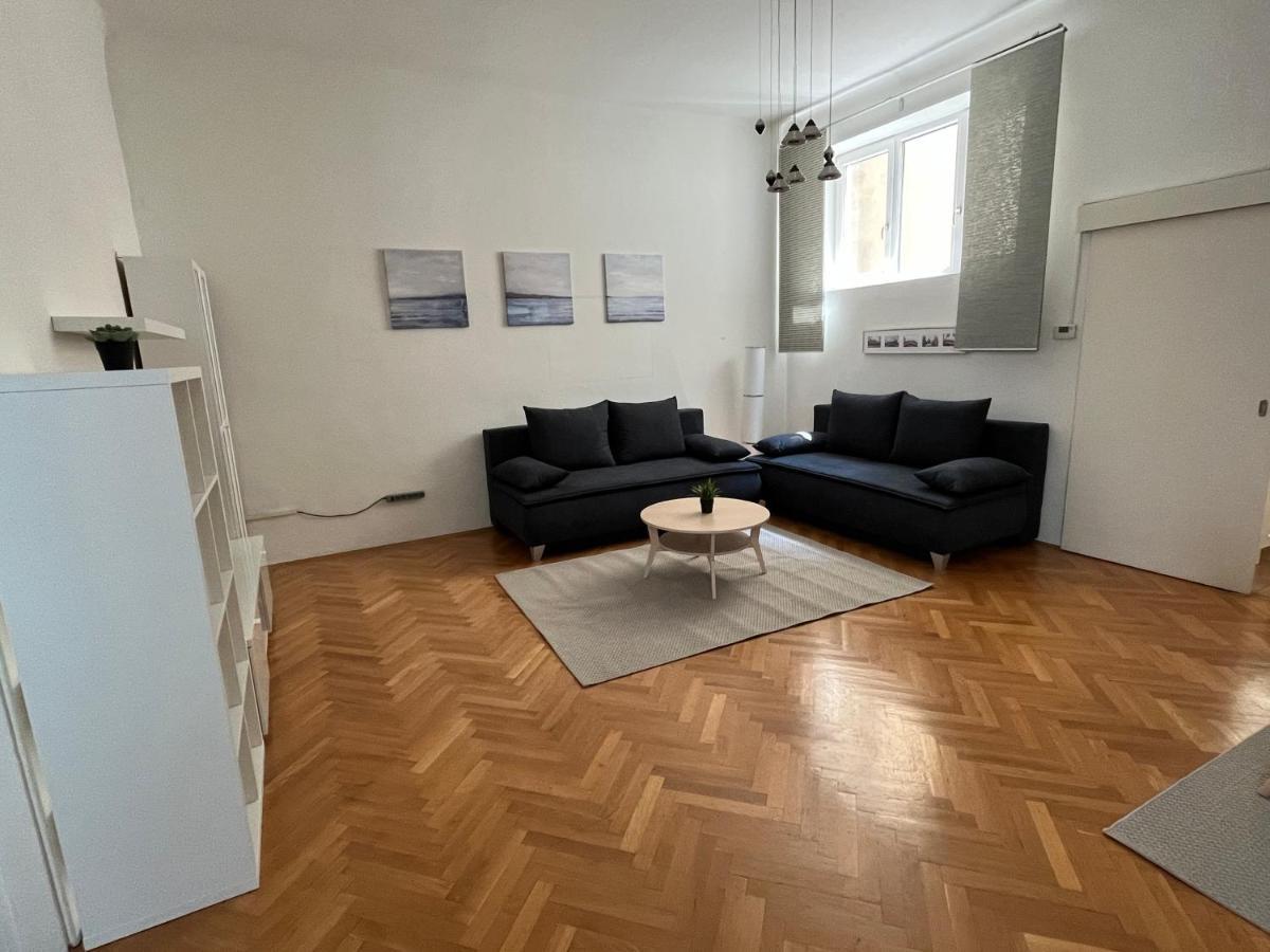 Stylish Apt Near Urania 1Br Apartment Viena Exterior foto