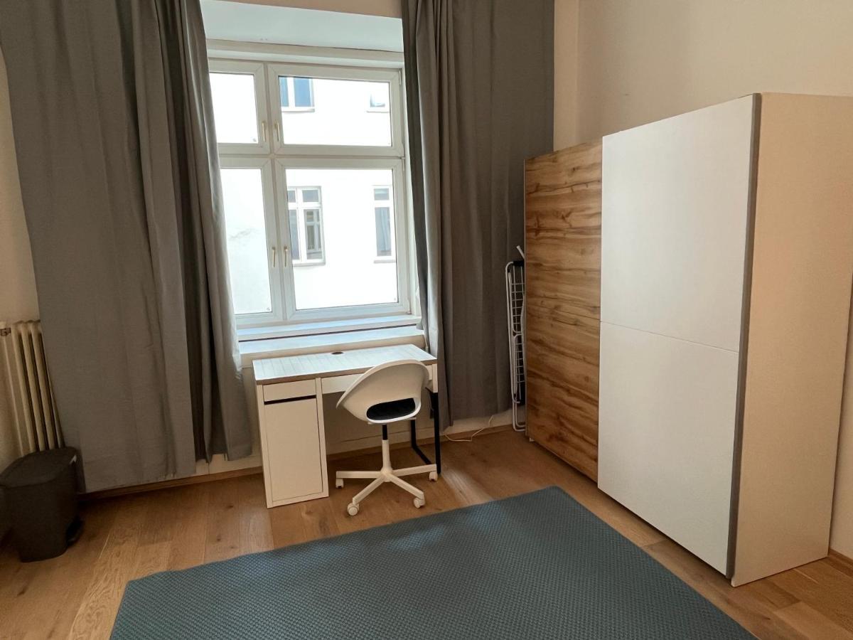 Stylish Apt Near Urania 1Br Apartment Viena Exterior foto